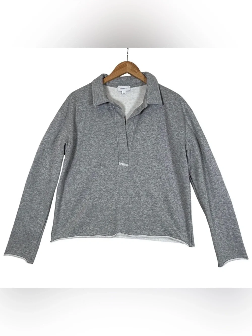 EVEREVE
M
Gray Raw Hem Polo Collar Long Sleeve
sweatshirt
EUC - Picture 2 of 7